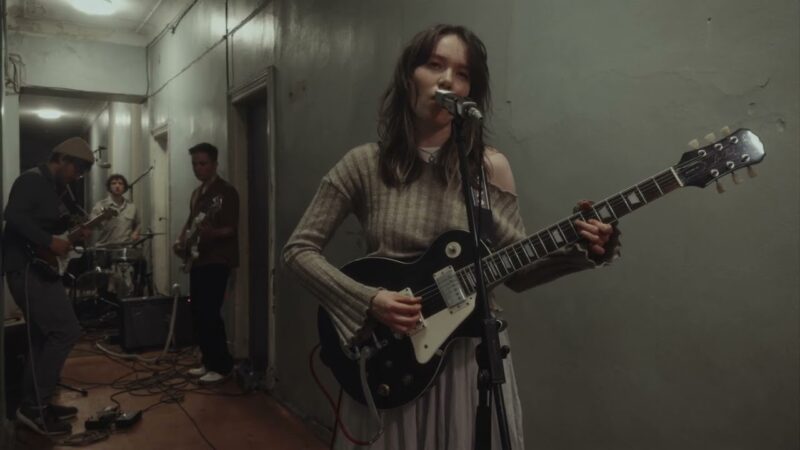 Corners | Rushana (live in the corridor) / Углами | Рушана (лайв в коридоре) – (Song – Russian)